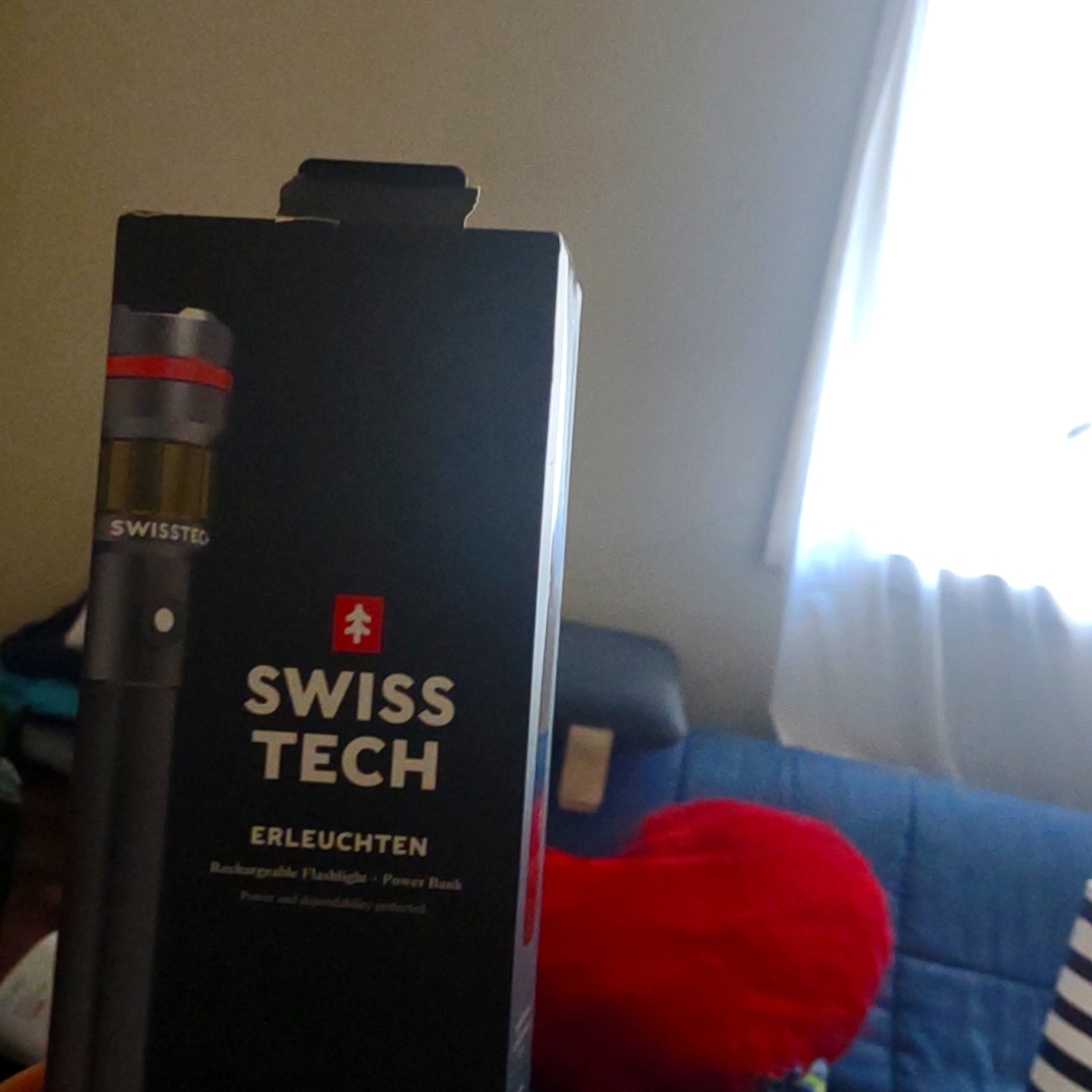 Flashlight Swiss tech flashlig3000 loans rechargeable plus battery pack built in